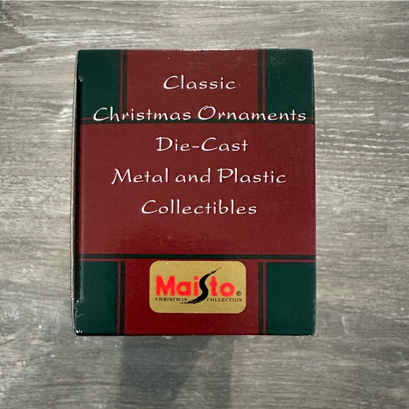 Maisto 1998 Green VW Cabriolet with Santa & Rudolf Die Cast X’MAS Ornament. New! - Picture 6 of 9